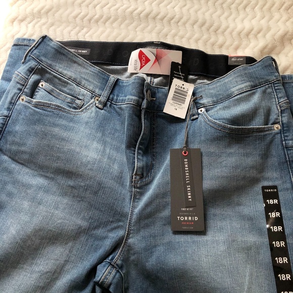 Torrid Bombshell Skinny Jean Premium Light Wash - Picture 10 of 11